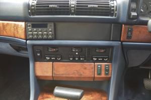 BMW 740i 1992 года  (UK)